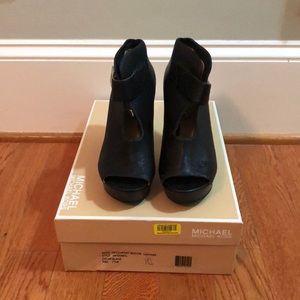 Michael Kors Devenport Leather Bootie